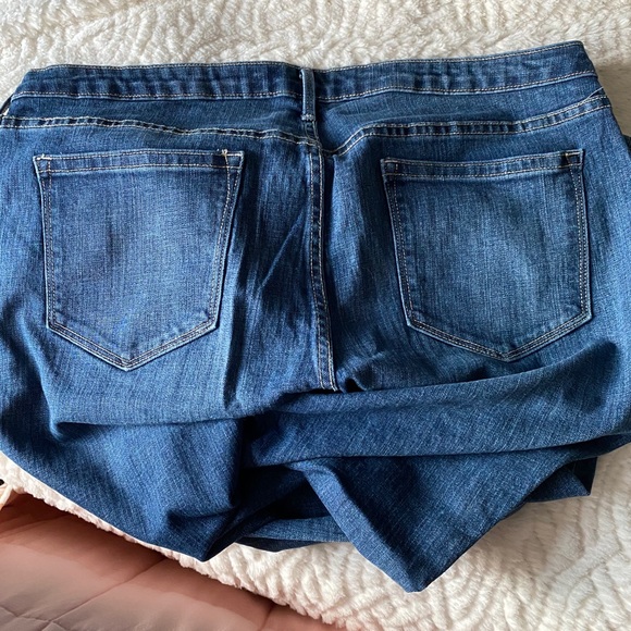 EUC Women’s Straight Jeans, Medium Wash / Size: 16 - Picture 2 of 4